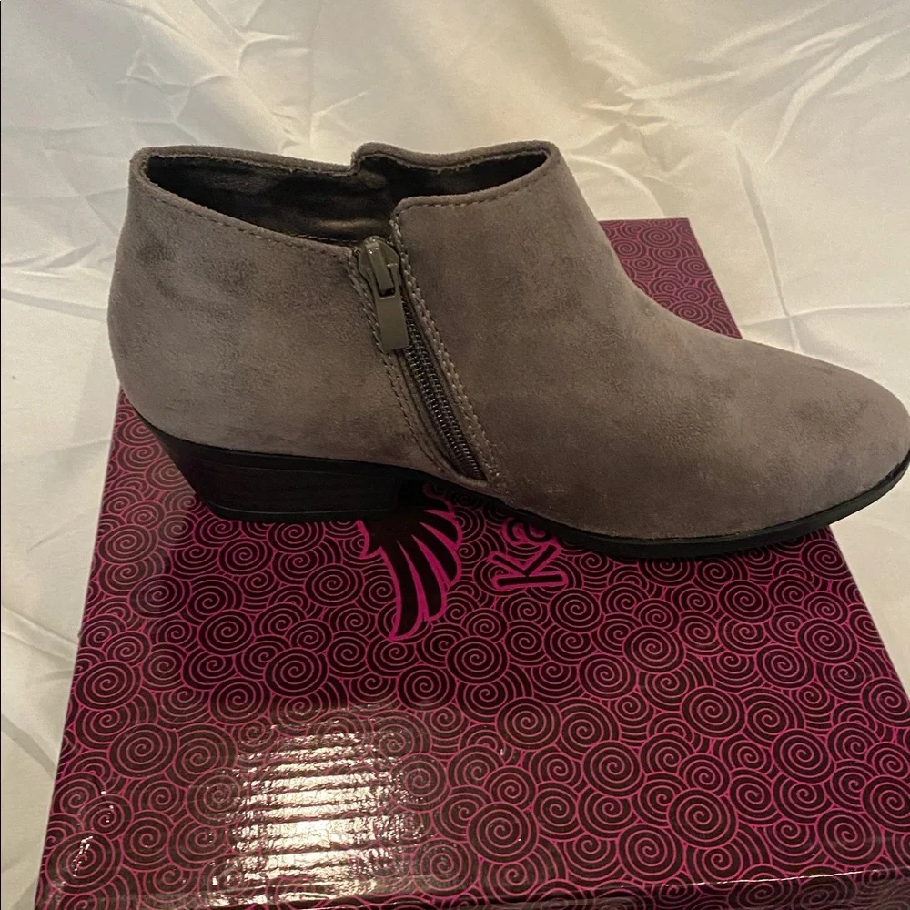 Charming‎ Gray Ankle Booties